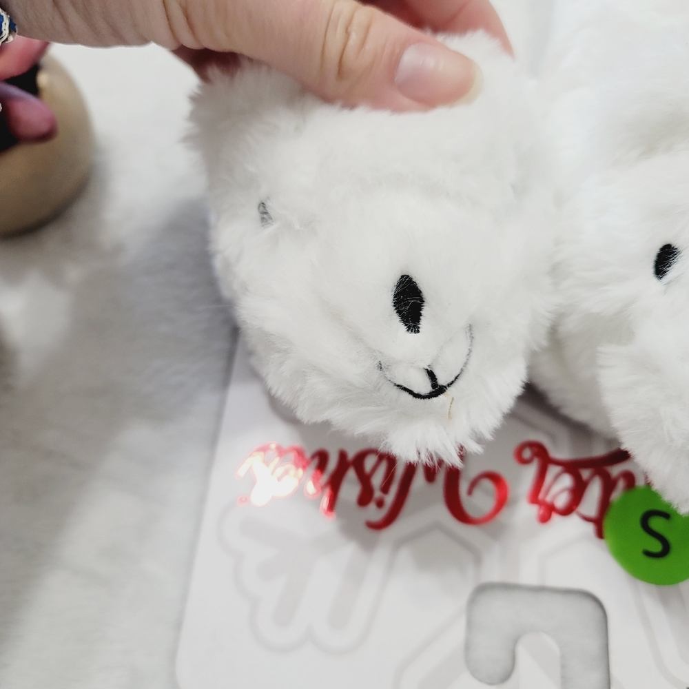 💕 NWT Winter Wishes White Kid's Slippers Size Small Unisex - Picture 6 of 9